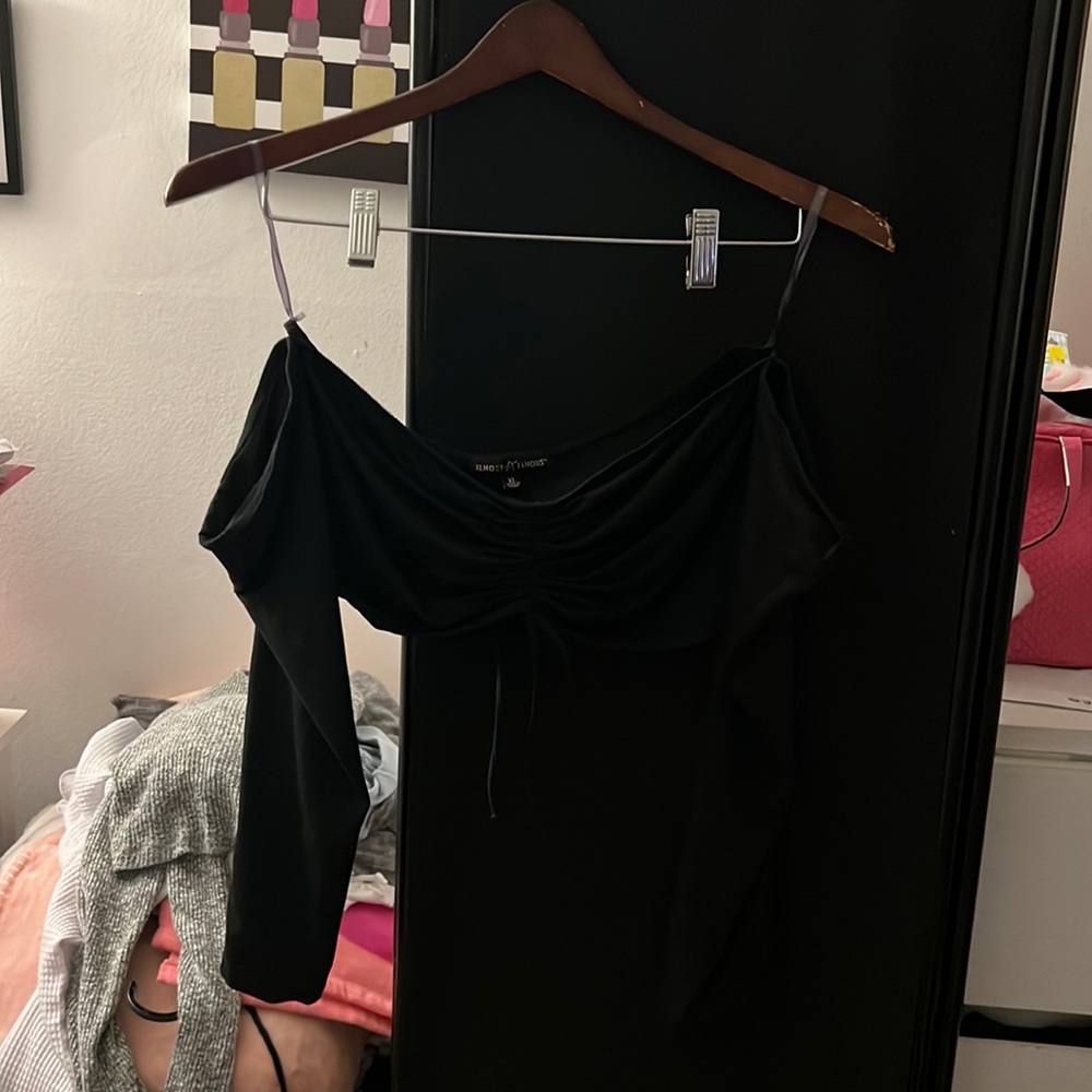 Long sleeve crop top